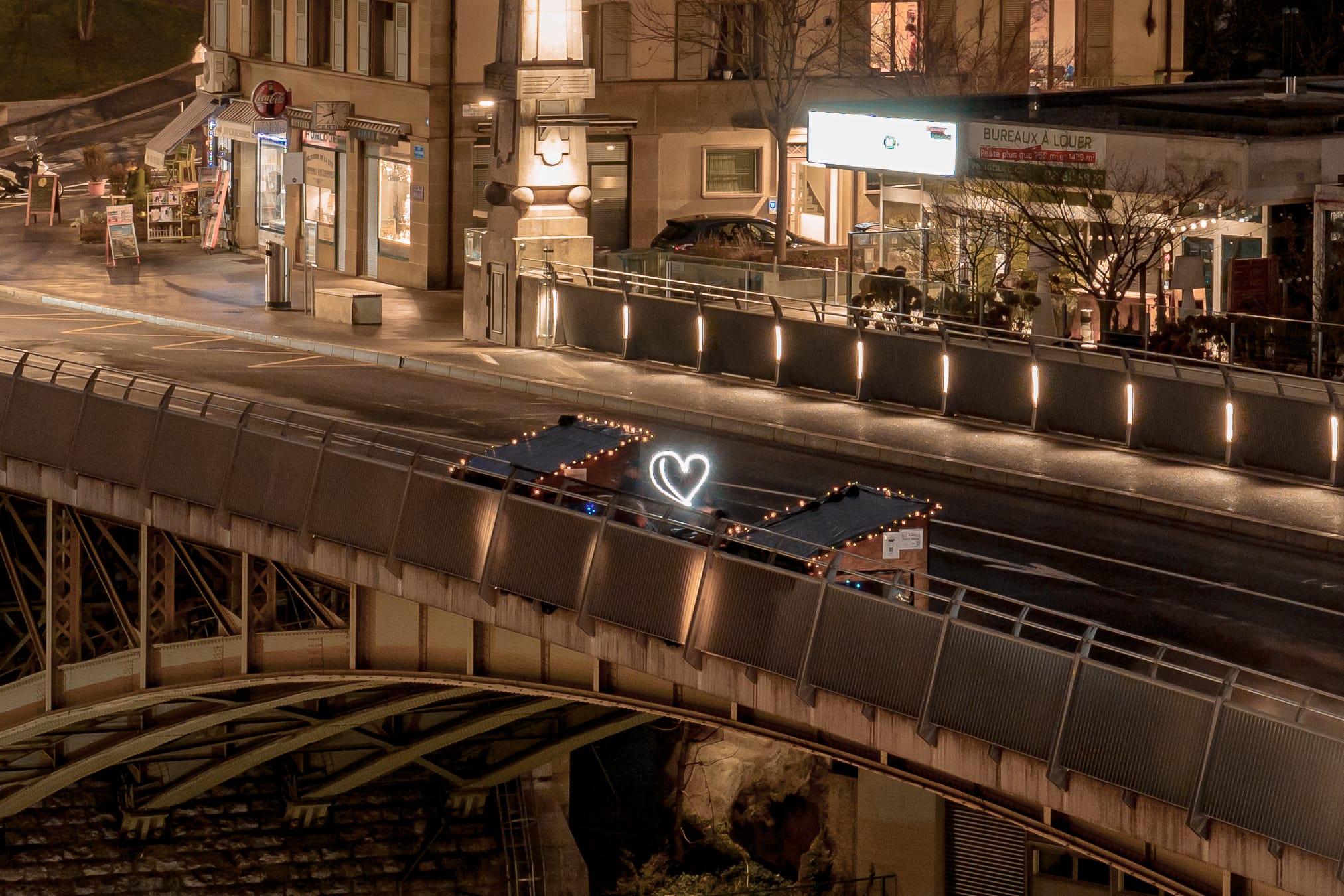 Pont Bessières avec le feu de la solidarité